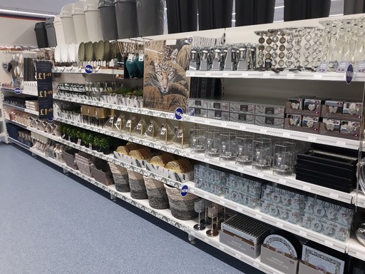 B&M's brand new store in Northampton stocks a stunning range of homeware and home decor accessories in the latest styles, from cushions and bedding, to candles and ornaments.