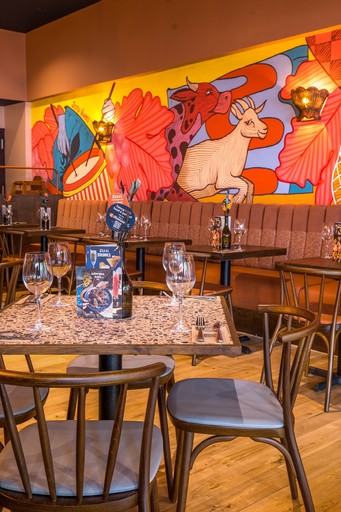 Zizzi Reading Oracle, Inside Seating