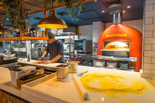 Zizzi Reading Oracle, Kitchen with stone oven