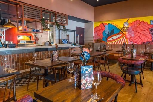 Zizzi Reading Oracle, Inside Seating with view to open-plan kitchen