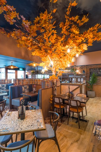 Zizzi Reading Oracle, Inside Seating