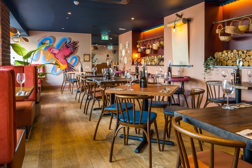 Zizzi Reading Oracle, Upstairs Seating