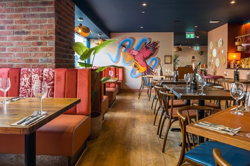 Zizzi Reading Oracle, Upstairs Seating