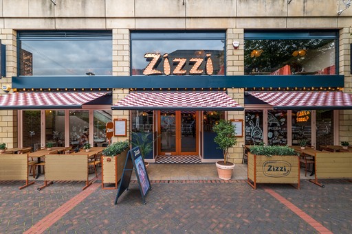 Zizzi Reading Oracle, Outdoor Seating