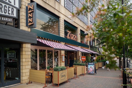 Zizzi Reading Oracle, Outdoor Seating