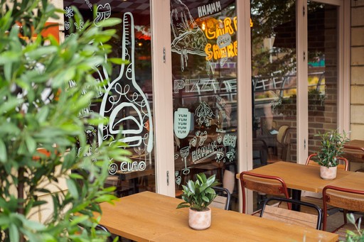 Zizzi Reading Oracle, Outdoor Seating