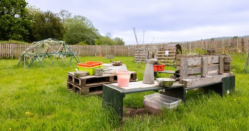 Busy Bees at Godalming Bridge Road - The best start in life