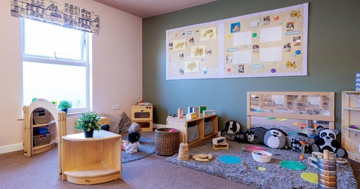 Busy Bees at Ashford Godinton - The best start in life