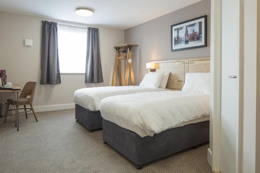The Raven's Cliff Hotel in Motherwell - Marston's Inns