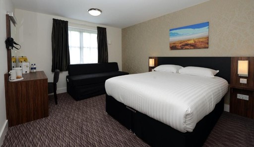 https://www.marstonsinns.co.uk/inns/the-fallow-field-hotel-telford/