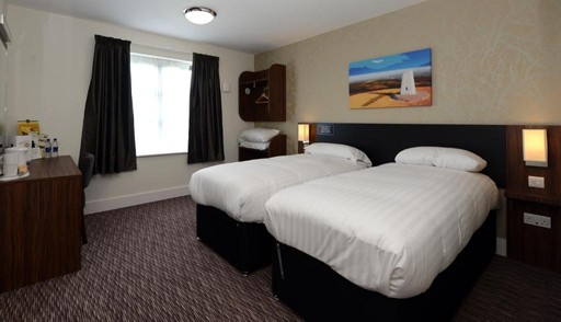 https://www.marstonsinns.co.uk/inns/the-fallow-field-hotel-telford/