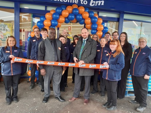 Store staff at B&M's new store in Prestonpans invited representatives from The Scottish Battlefield Trust to cut the ribbon to officially open the store. The charity received £250 in B&M vouchers as a thank you for their continued hard work in the communi