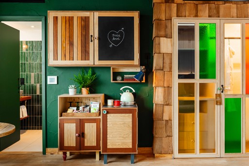 Kettle and Minibar