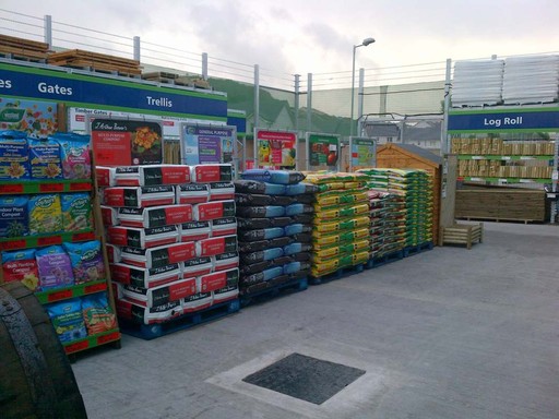 The Garden Centre at B&M Port Glasgow, which will allow keen gardeners to browse a variety of garden products.