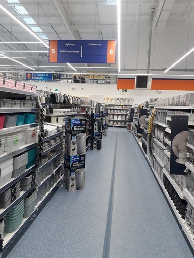 B&M's brand new store in Robroyston stocks an extensive range of kitchen essentials, from cookware and utensils to placemats, dinnerware and glassware.