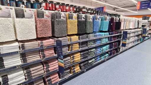 B&M's brand new store in Lisburn stocks a huge selection of bathroom textiles, from bath mats and pedestal mats, bath towels, bath sheets and matching hand towels.
