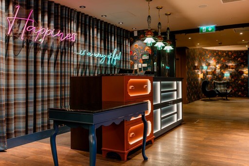 Motel One Edinburgh Princes Reception