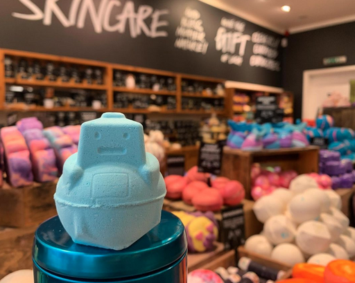 Lavender and chamomile oil to soothe the body and mind. So gentle it’s suitable for babies over six months and great for children before bedtime.