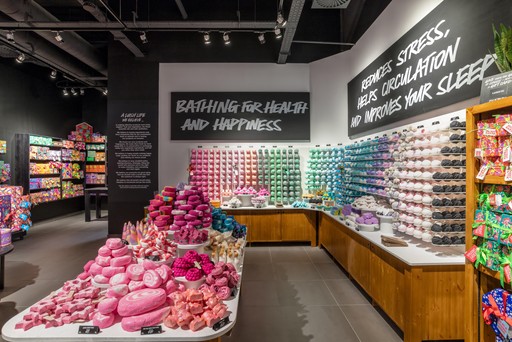 LUSH Aberdeen Bath Wall
