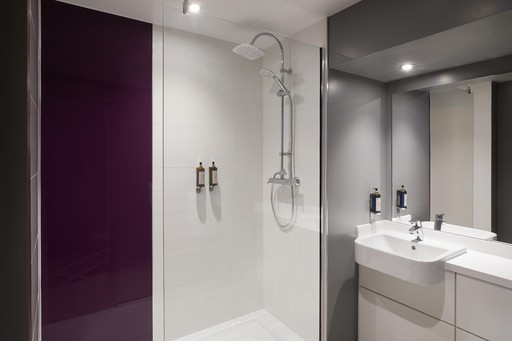 Premier Plus bathroom