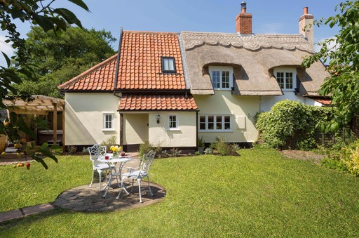 Dog friendly holiday cottages in Suffolk