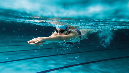 There are two pools at Mounts Baths Leisure Centre. The 30m main pool hosts Everyone Active’s award-winning swim lessons for children and adults, as well as many other swim sessions including lane swimming and family fun swimming. The smaller teaching pool, meanwhile, is perfect for smaller children who are either new to water or still getting used to it and are building their confidence.