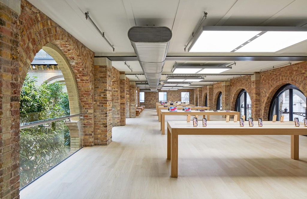 Apple Covent Garden, No. 1-7 The Piazza, London, WC2E 8HB