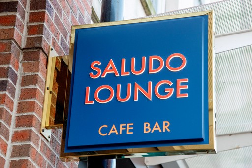 Saludo Lounge Sign