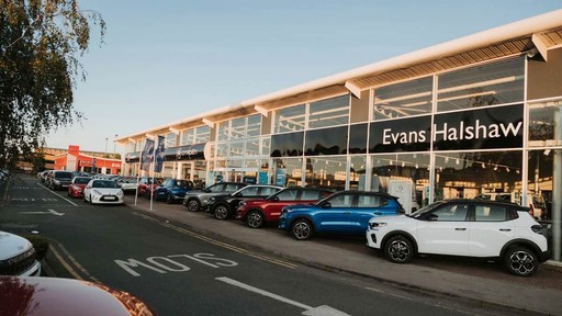Evans Halshaw Jeep Hull Dealership Exterior