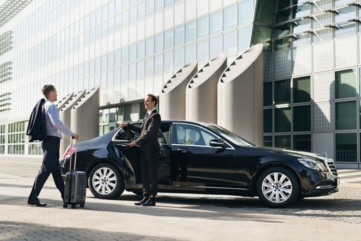 airport transfer gatwick