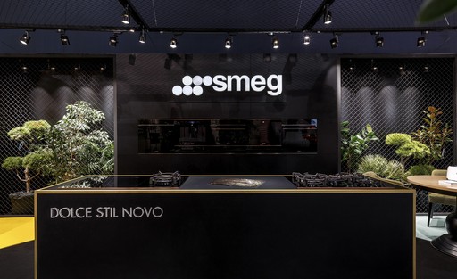 Exhibition stand design, black & gold, UK designer