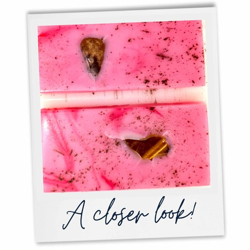 Sweet Cranberry Wax Melt. A close up look