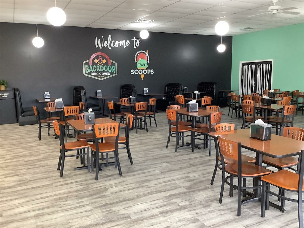 Backdoor Brick Oven 1300 S Business 61, 1, Bowling Green, MO, 63334