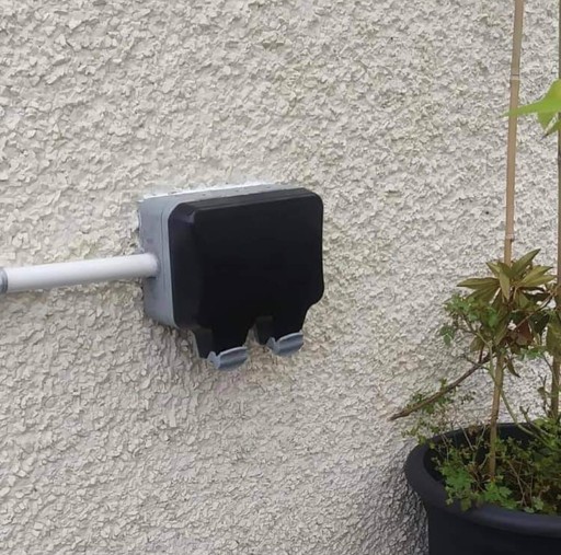 outside socket 