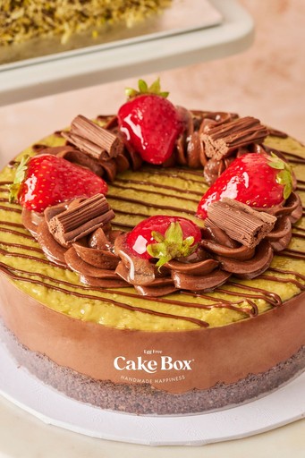 Our Strawberry Dubai Chocolate Cheesecake.
