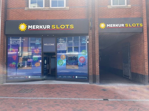 MERKUR Slots Reading Outside