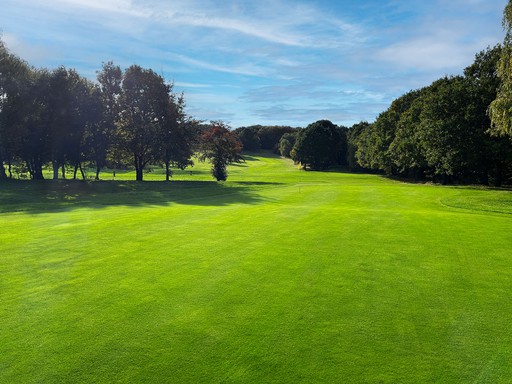Tinsley Park Golf Course, a historic municipal course nestled in Sheffield, England, offers a diverse golfing experience. Established in 1906, this 6,336-yard, par-72 course features a captivating array of holes designed to challenge golfers of all skill levels.