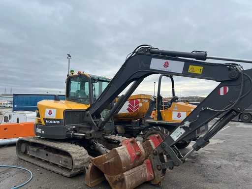 9 tonne Volvo excavator plant hire West Yorkshire