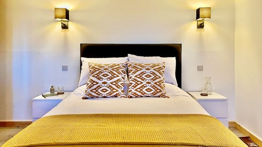 Y Cwt Mochyn - main bedroom