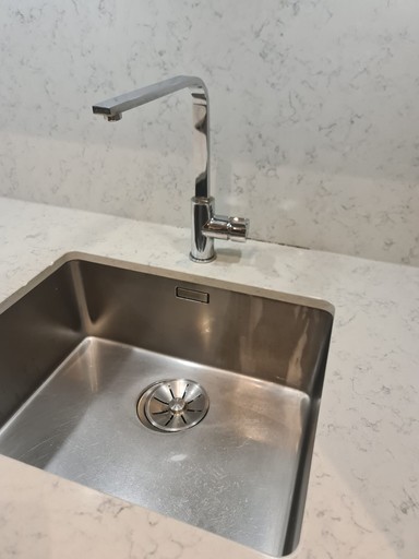 kitchen sink and tap cleaning