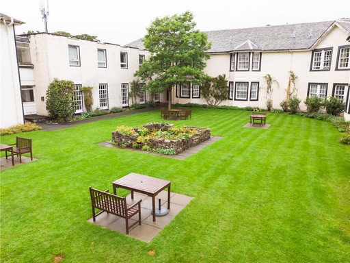 Green Hotel Courtyard