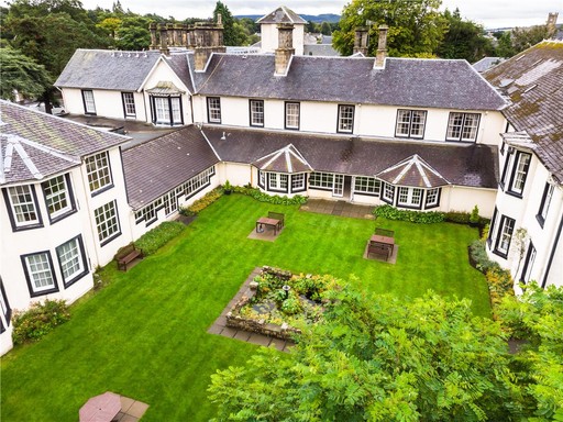 Green Hotel Grounds