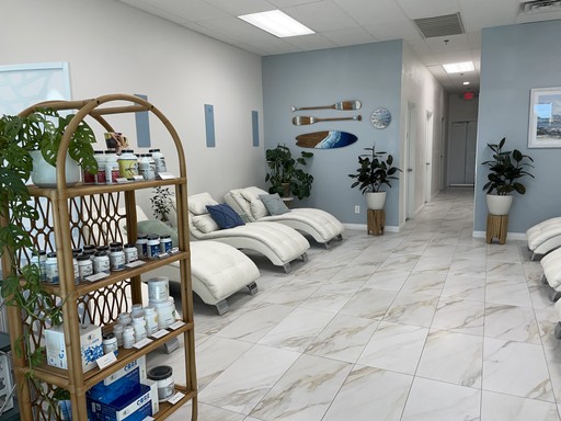 IV lounge at Quench Hydrate