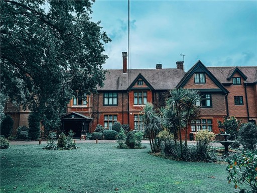 Hotel Outside