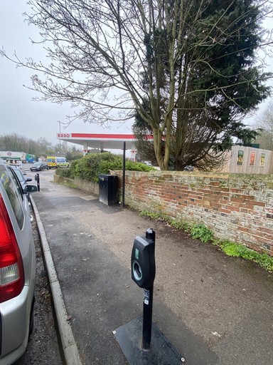 Image of Connected Kerb charge points at London Road
