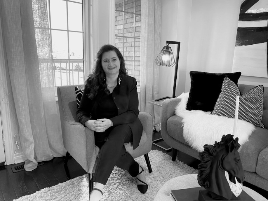 Real Estate Agent Roula Hassan Whitby Realtor 408 Dundas St W, Whitby